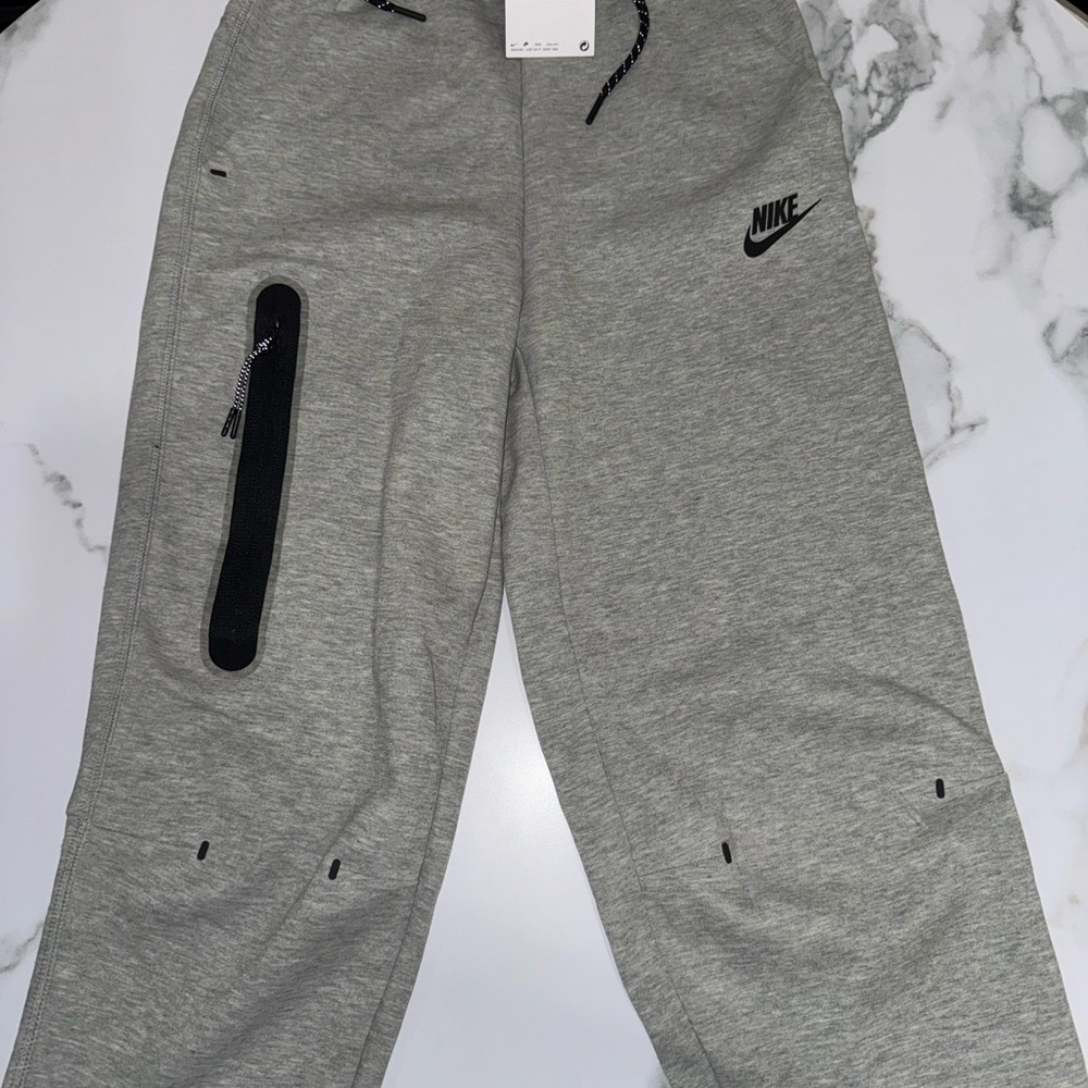 Nike Tech Women’s Gray Sweatpants